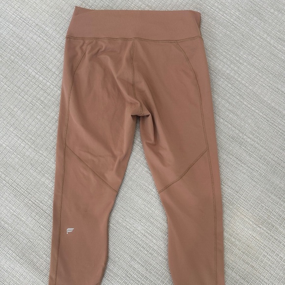 Fabletics 7/8 length tan exercise pant, size extra large - Picture 4 of 7